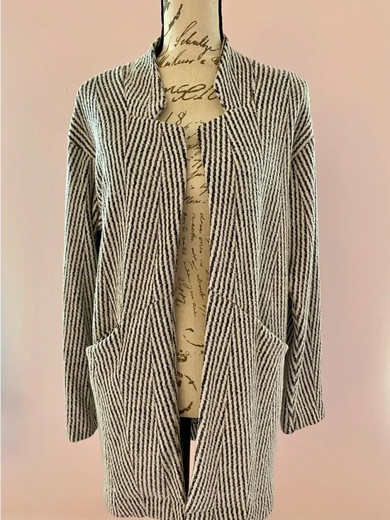 Express Black & White Longline Open-Front Jacket - Picture 2 of 7